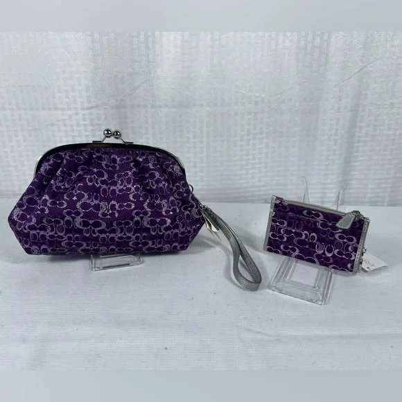 NWT Coach Kisslock Clutch / Wristlet with Matching Cardholder - Picture 1 of 16